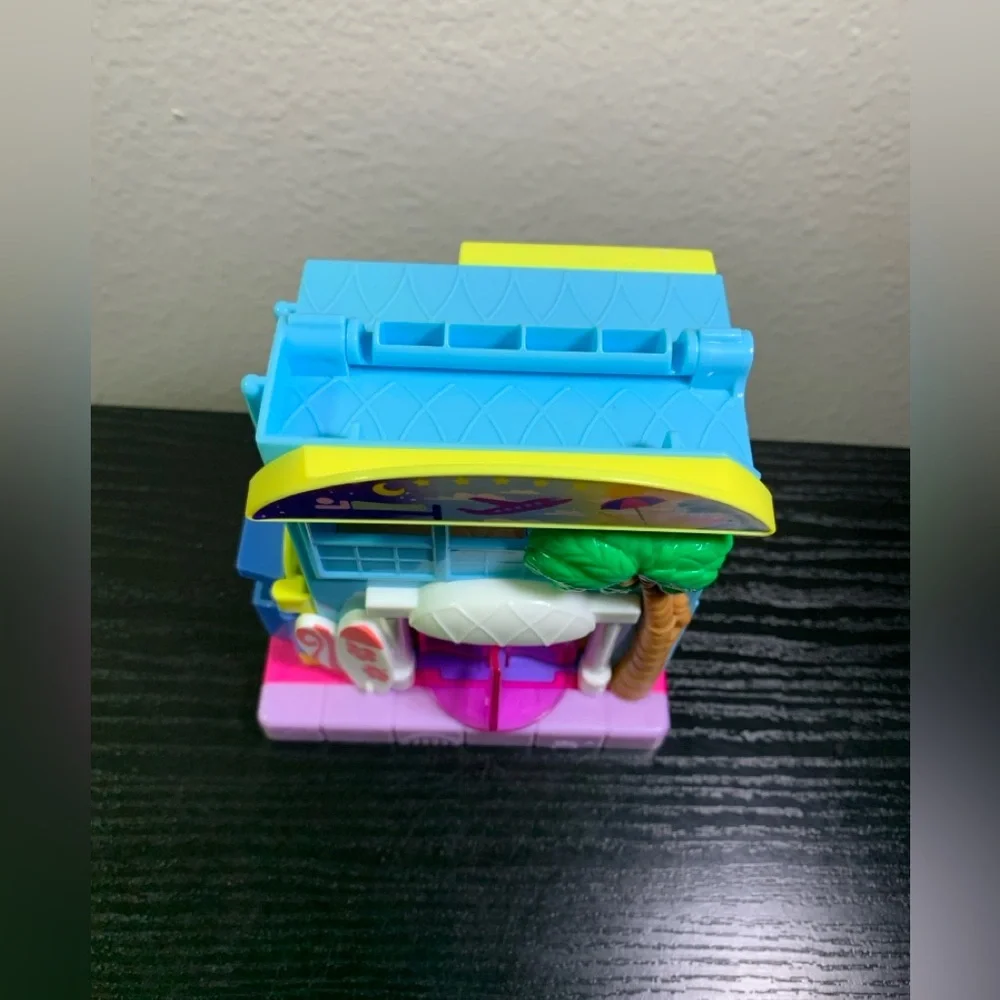 Polly Pocket 2019 Pollyville Mini Hotel With No Figurine